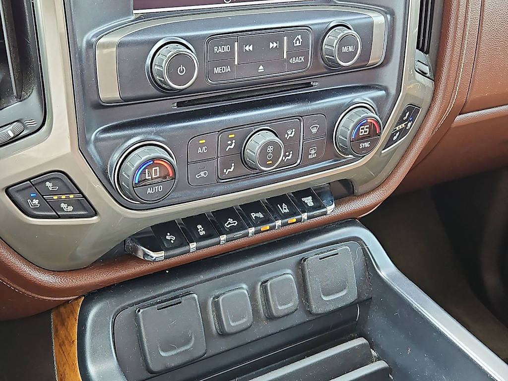 Thumbnail: 2016 Chevrolet Silverado 3500 - 30