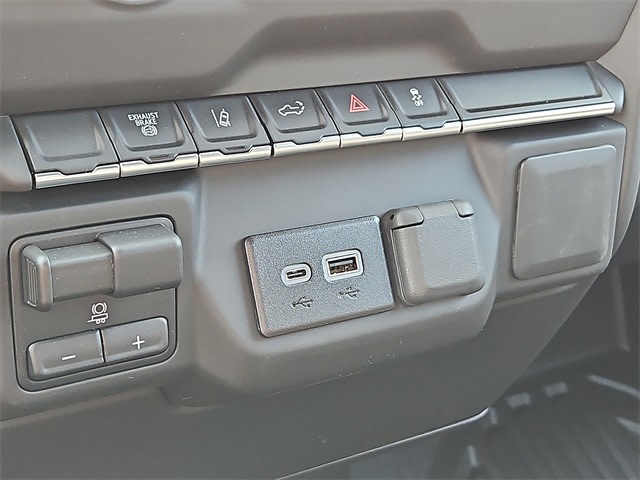 Thumbnail: 2025 Chevrolet Silverado 2500 - 13