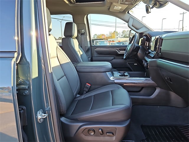 Thumbnail: 2025 Chevrolet Silverado 2500 - 10