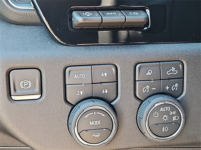 Thumbnail: 2025 Chevrolet Silverado 3500 - 19