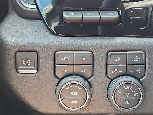 Thumbnail: 2025 Chevrolet Silverado 3500 - 21