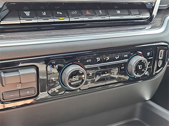 Thumbnail: 2025 Chevrolet Silverado 3500 - 15