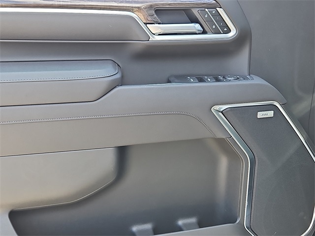 Thumbnail: 2025 Chevrolet Silverado 3500 - 13