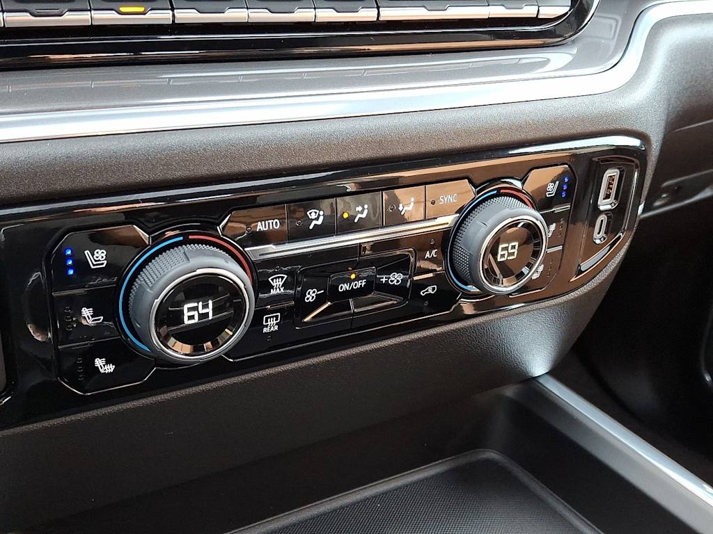 Thumbnail: 2026 Chevrolet Silverado 3500 - 14