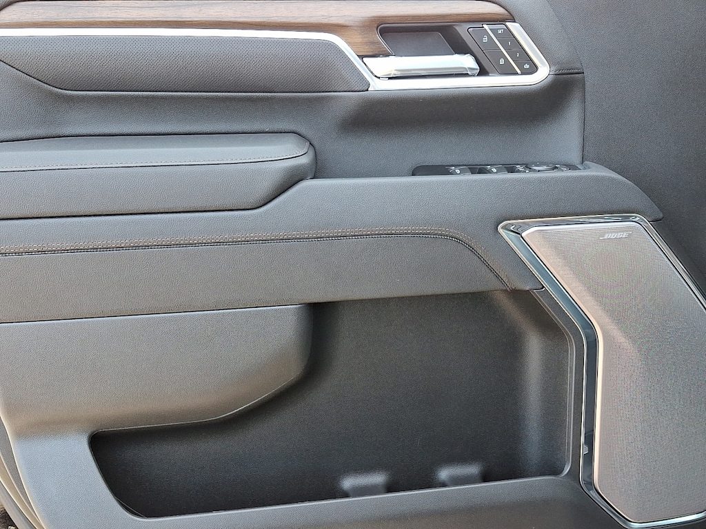 Thumbnail: 2026 Chevrolet Silverado 3500 - 12