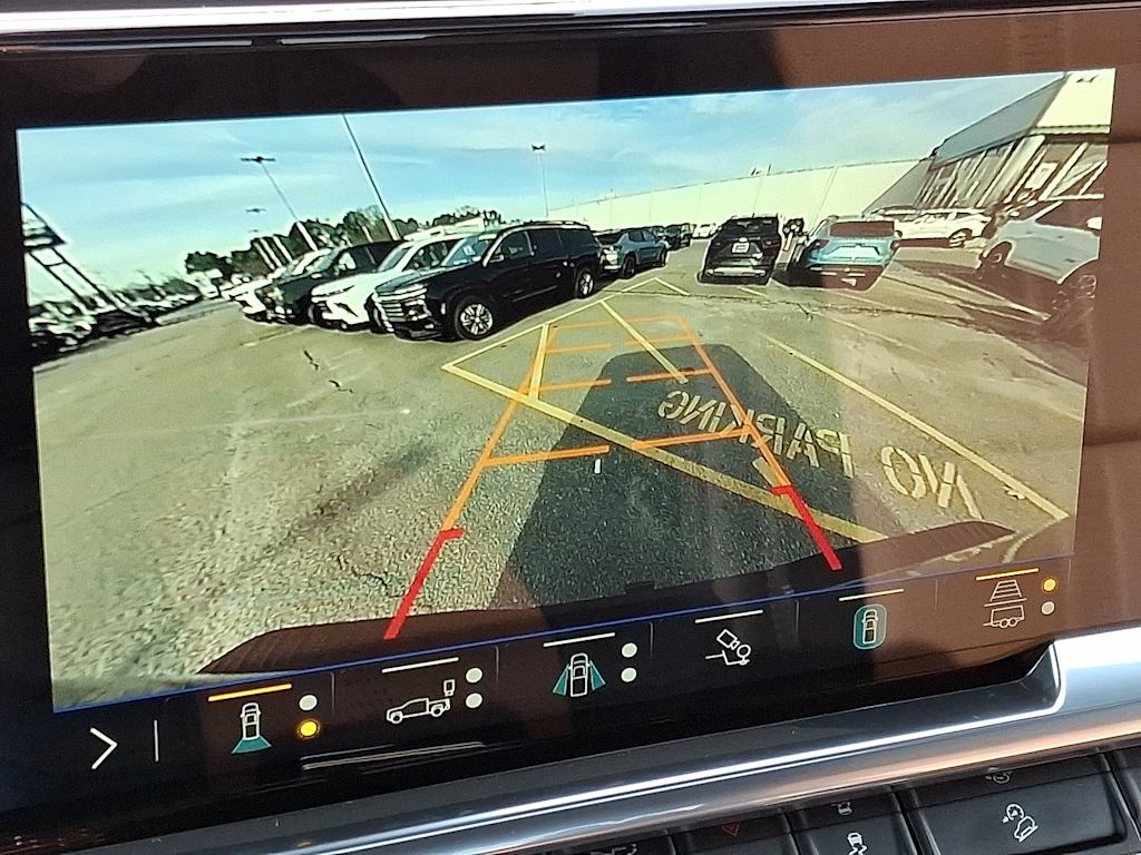 Thumbnail: 2026 Chevrolet Silverado 3500 - 16