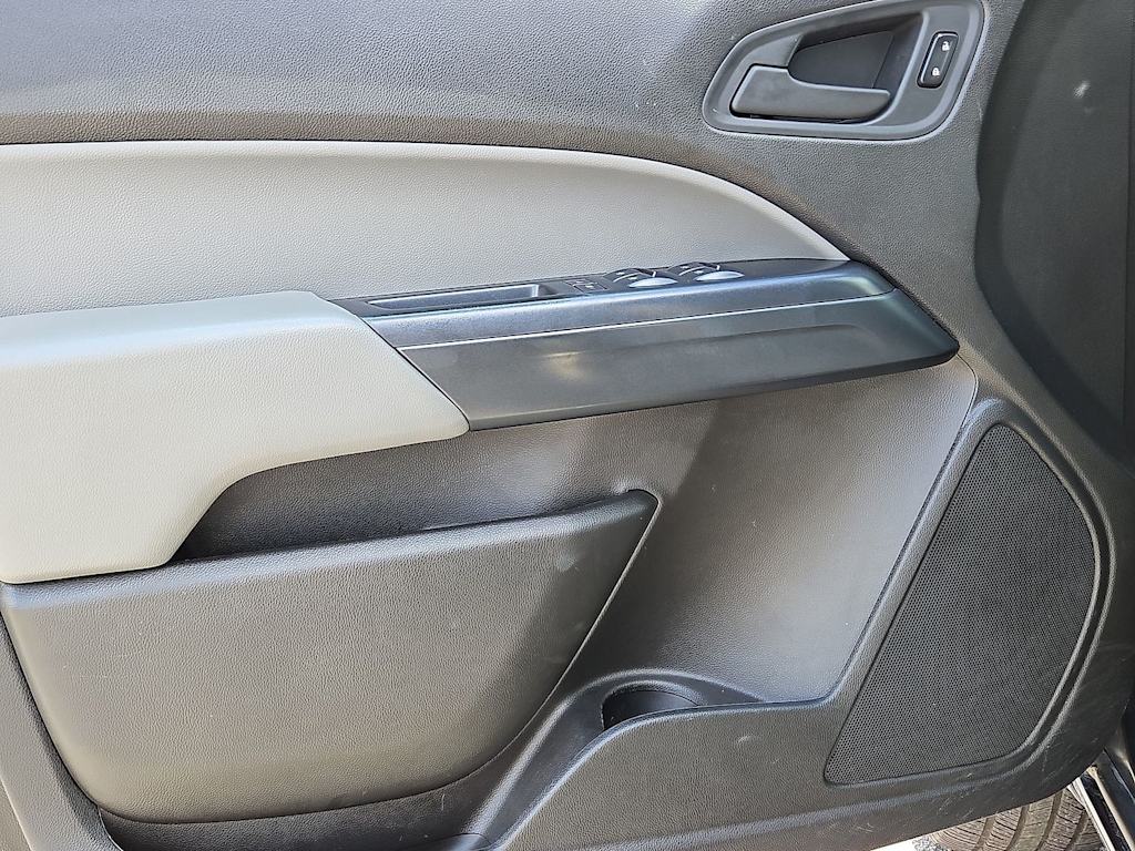 Thumbnail: 2016 Chevrolet Colorado - 31
