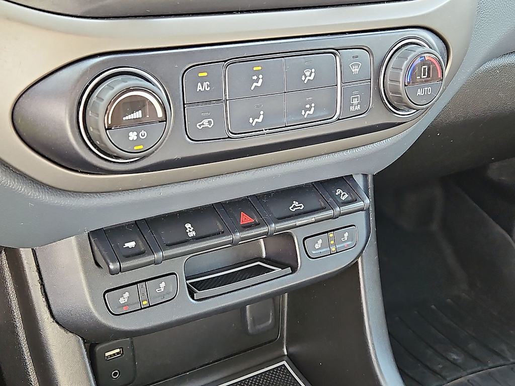 Thumbnail: 2016 Chevrolet Colorado - 31