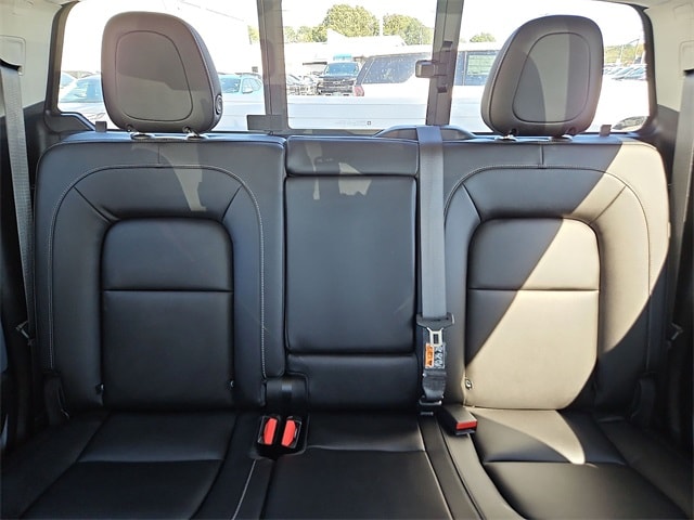 Thumbnail: 2022 Chevrolet Colorado - 25