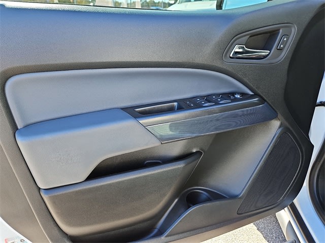 Thumbnail: 2022 Chevrolet Colorado - 31