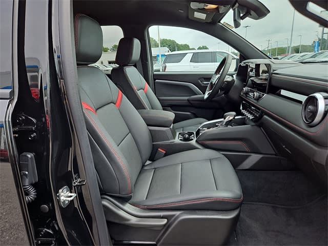 Thumbnail: 2026 Chevrolet Colorado - 10