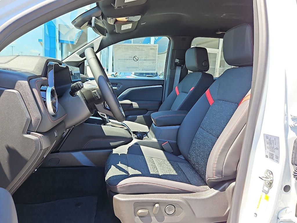 Thumbnail: 2026 Chevrolet Colorado - 9