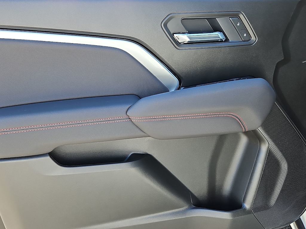 Thumbnail: 2026 Chevrolet Colorado - 16