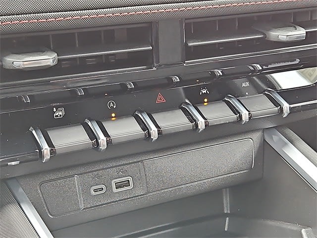 Thumbnail: 2025 Chevrolet Colorado - 15