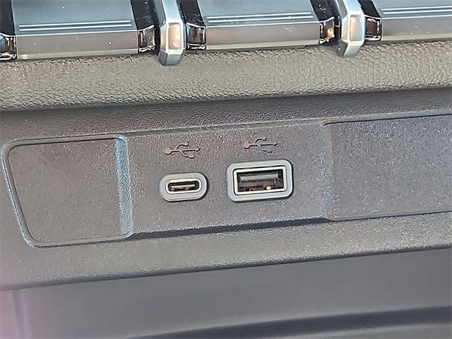 Thumbnail: 2025 Chevrolet Colorado - 24