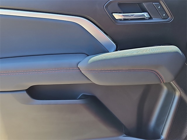 Thumbnail: 2025 Chevrolet Colorado - 16