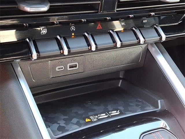 Thumbnail: 2025 Chevrolet Colorado - 19