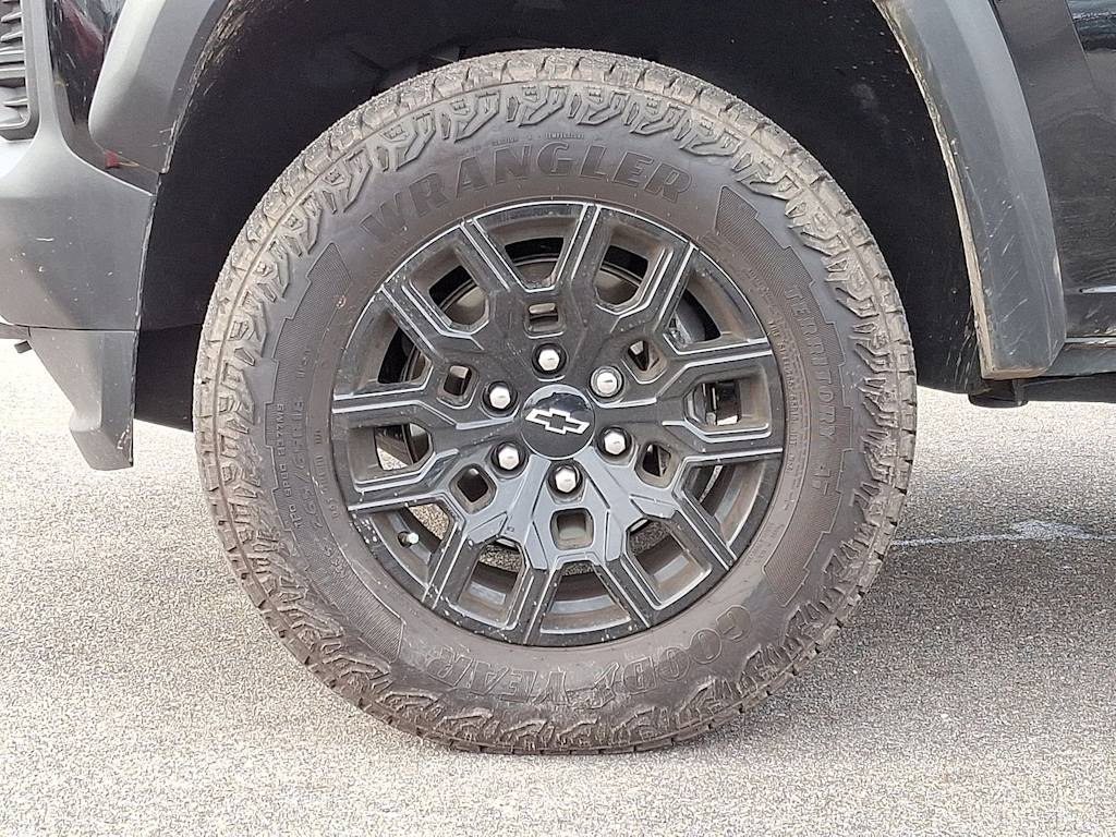 Thumbnail: 2024 Chevrolet Colorado - 6