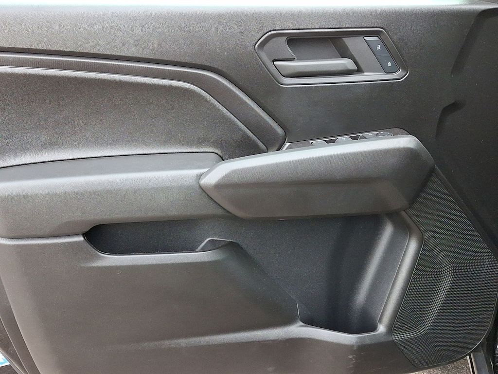 Thumbnail: 2024 Chevrolet Colorado - 32