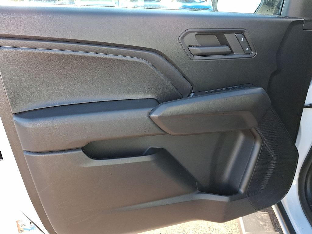 Thumbnail: 2023 Chevrolet Colorado - 33