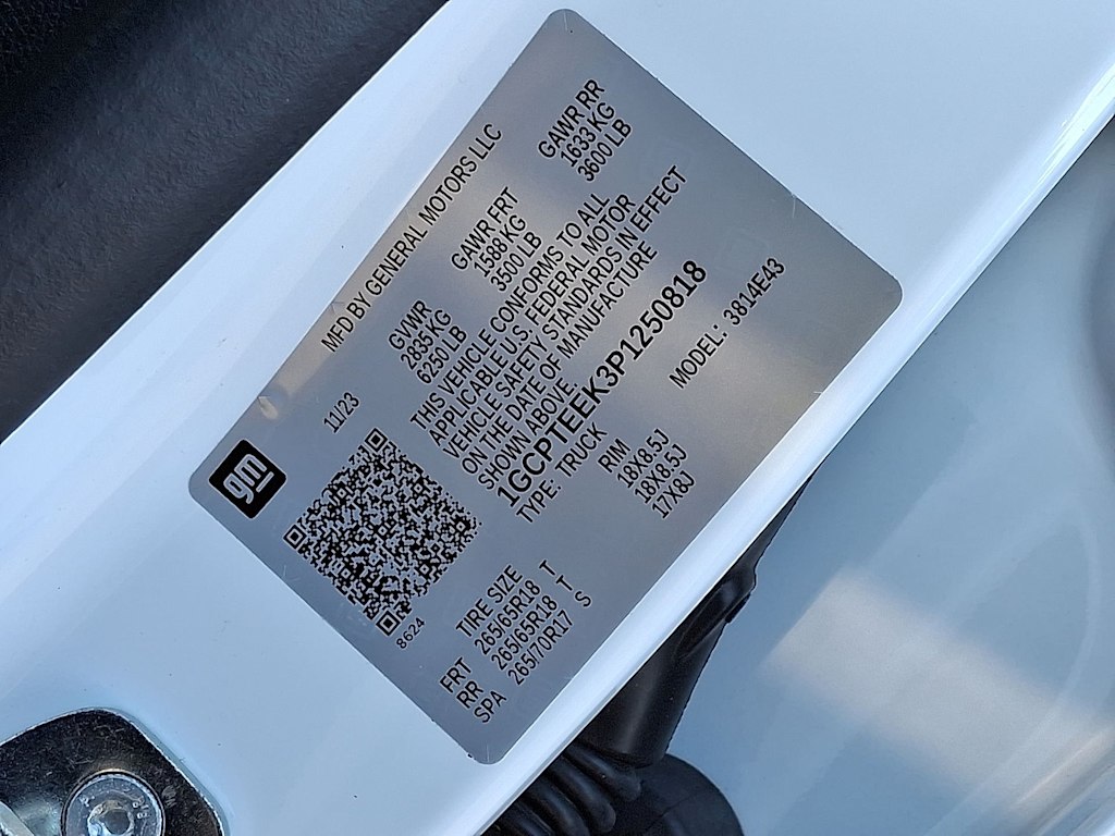 Thumbnail: 2023 Chevrolet Colorado - 19