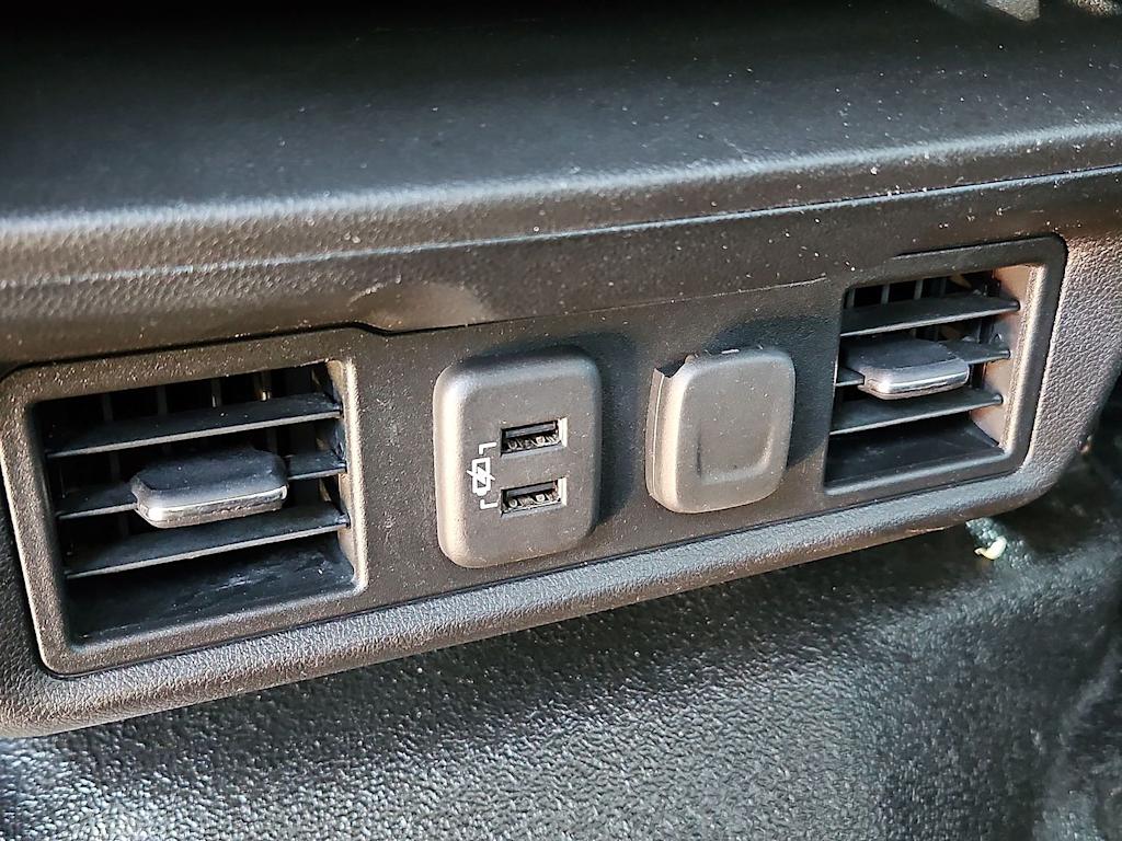 Thumbnail: 2019 Chevrolet Silverado 1500 - 32