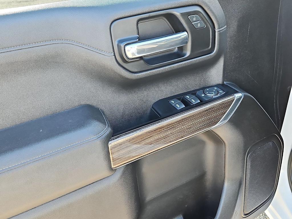 Thumbnail: 2019 Chevrolet Silverado 1500 - 34