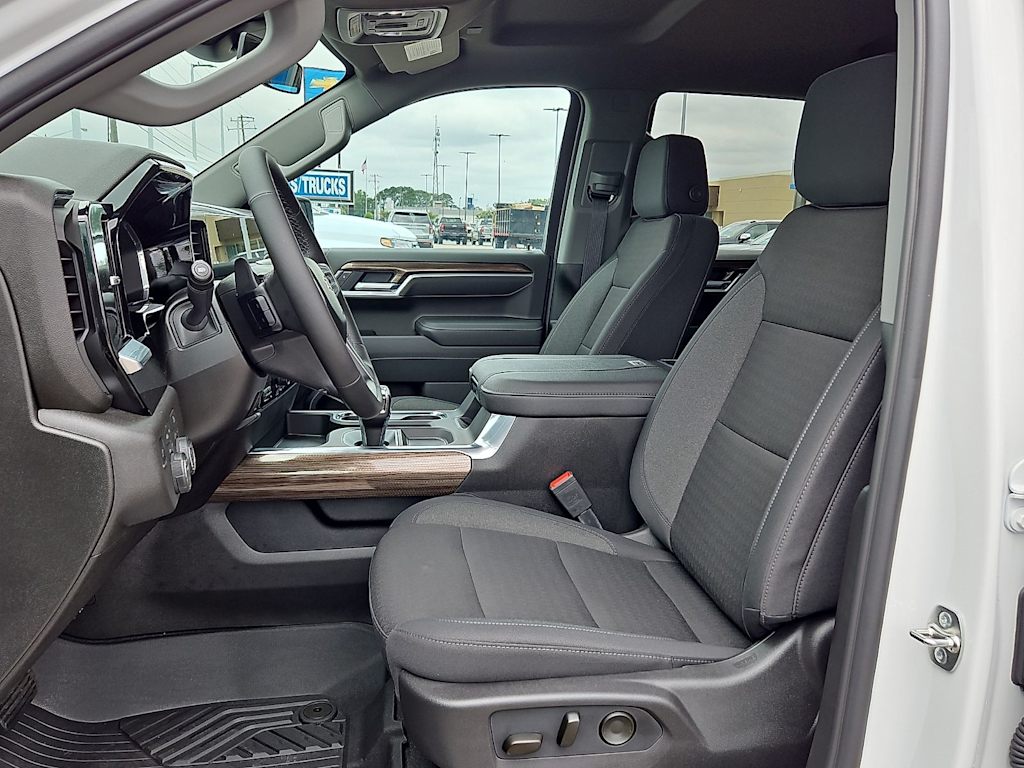 Thumbnail: 2026 Chevrolet Silverado 1500 - 9