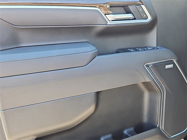 Thumbnail: 2026 Chevrolet Silverado 1500 - 19