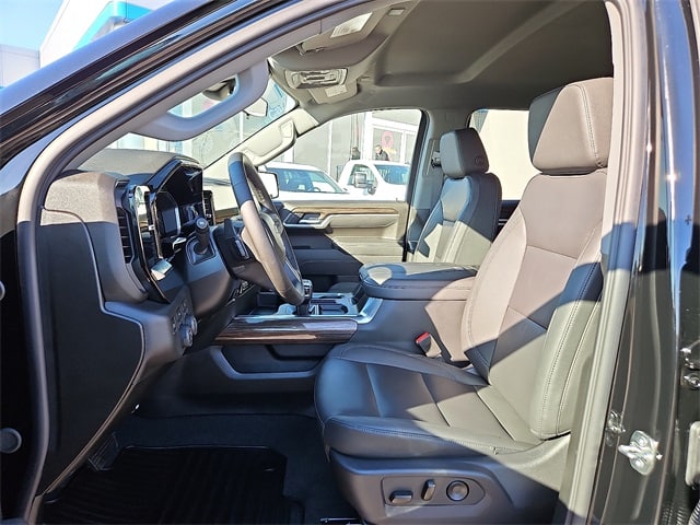 Thumbnail: 2026 Chevrolet Silverado 1500 - 10