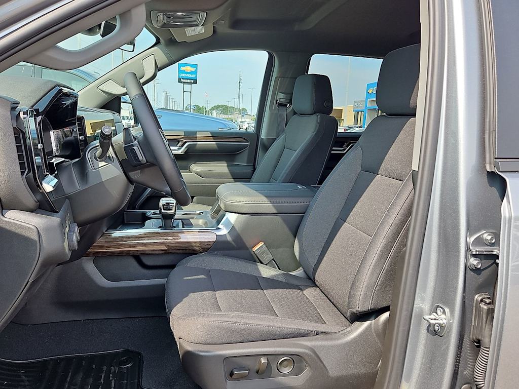 Thumbnail: 2026 Chevrolet Silverado 1500 - 9