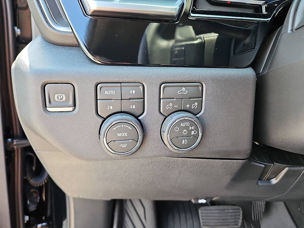 Thumbnail: 2026 Chevrolet Silverado 1500 - 22