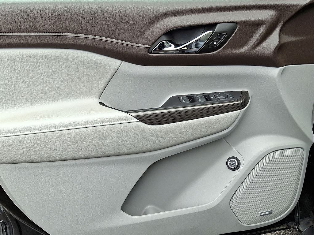 Thumbnail: 2023 GMC Acadia - 33