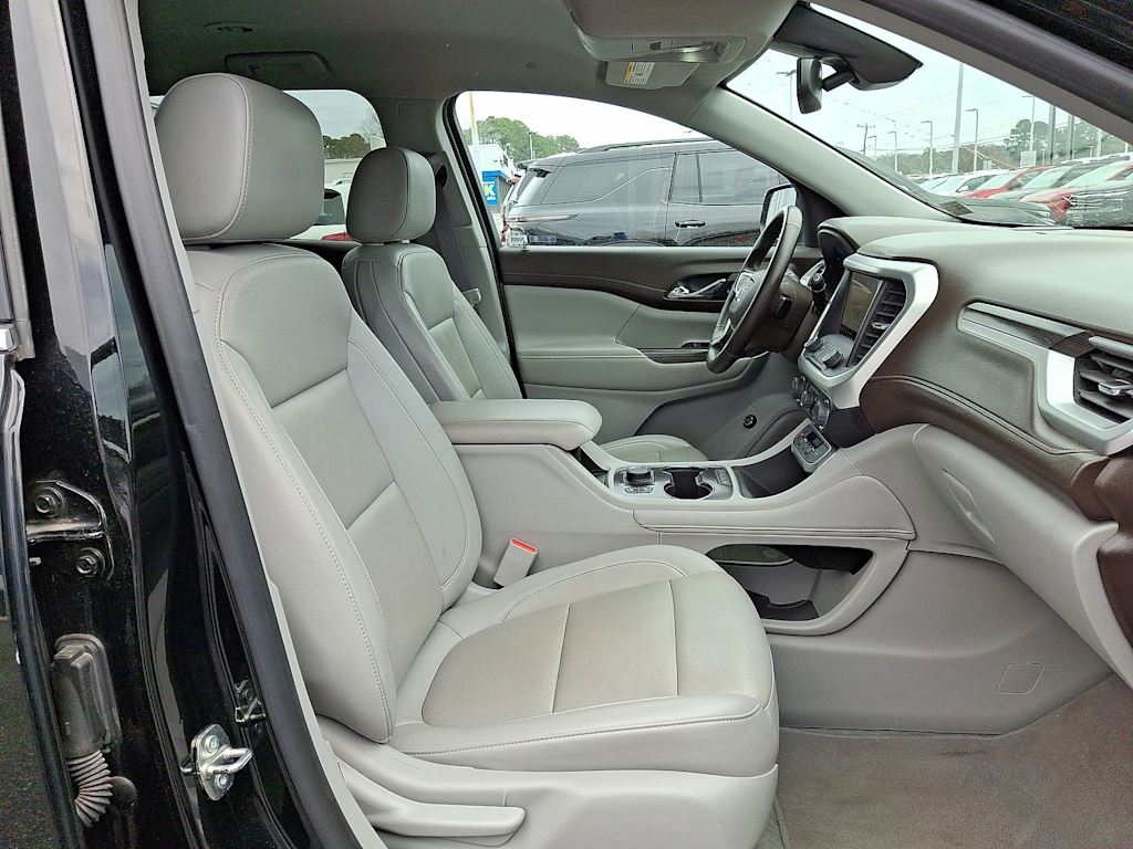 Thumbnail: 2023 GMC Acadia - 10