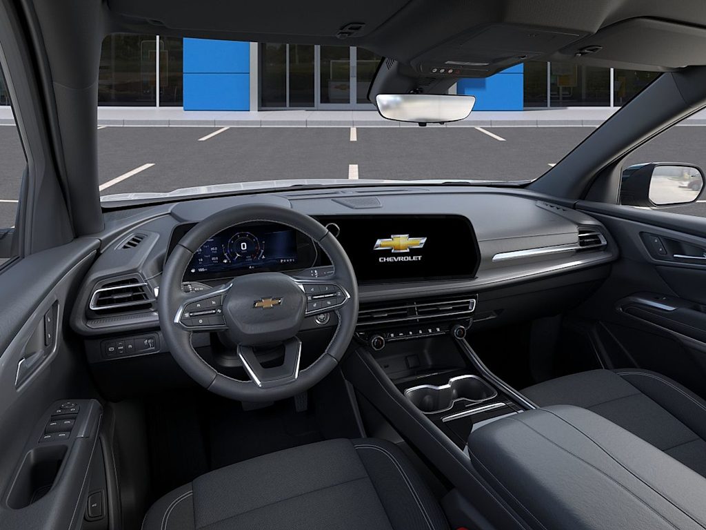 Thumbnail: 2027 Chevrolet Traverse - 2