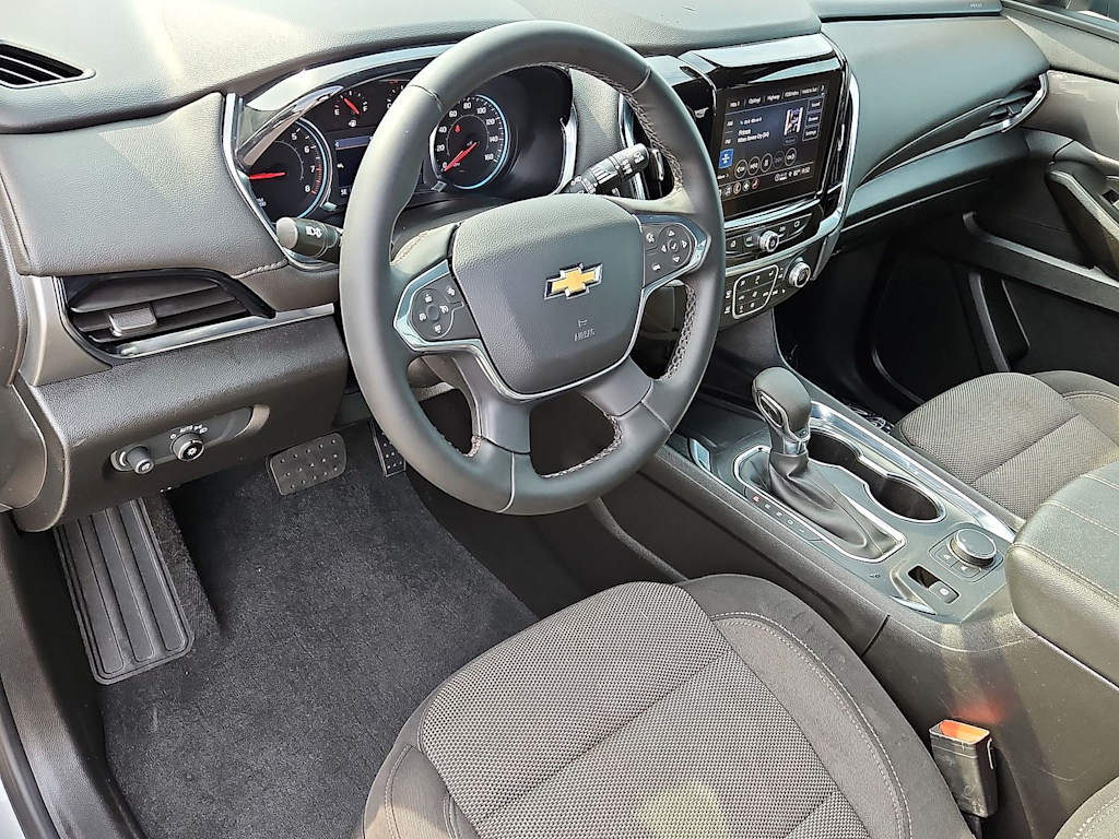 Thumbnail: 2023 Chevrolet Traverse - 14