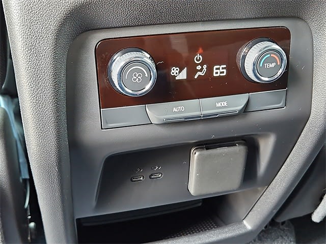 Thumbnail: 2025 Chevrolet Traverse - 23