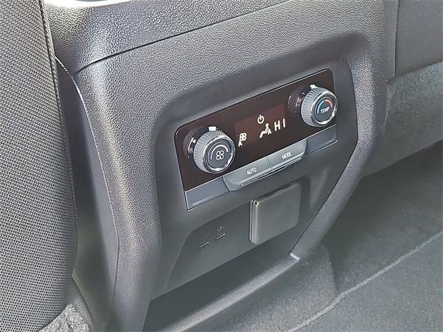 Thumbnail: 2025 Chevrolet Traverse - 22