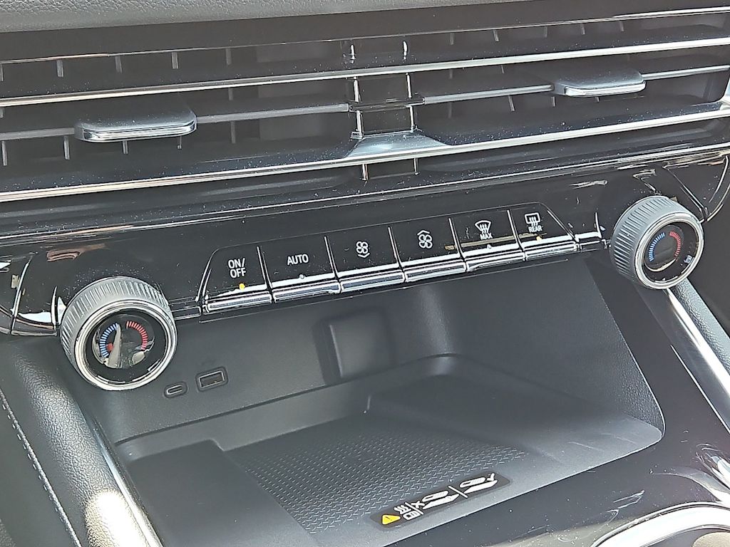 2025 Chevrolet Traverse LT - Photo 15