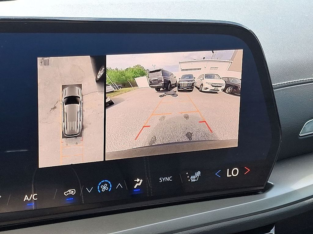 Thumbnail: 2025 Chevrolet Traverse - 27