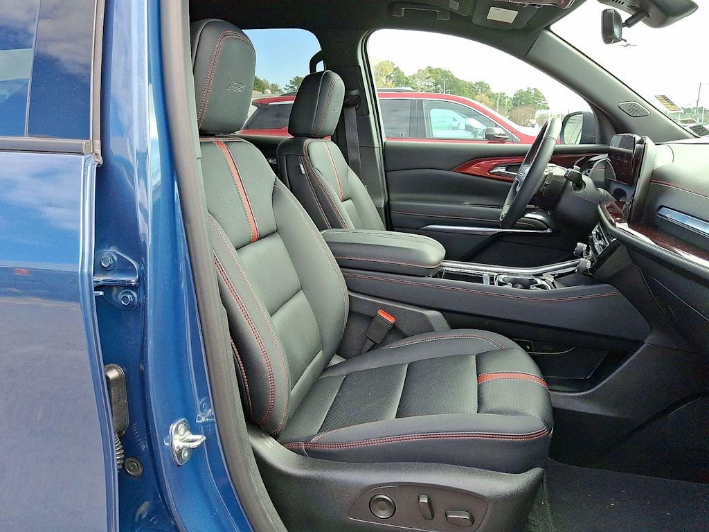 Thumbnail: 2026 Chevrolet Traverse - 9