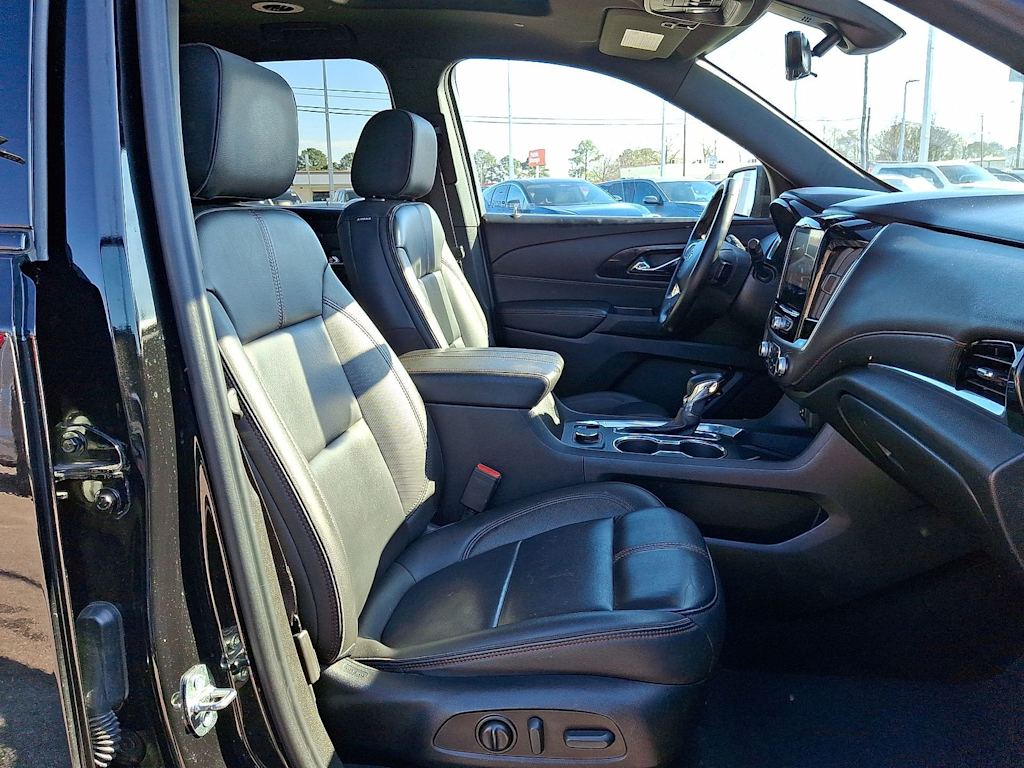 Thumbnail: 2023 Chevrolet Traverse - 10