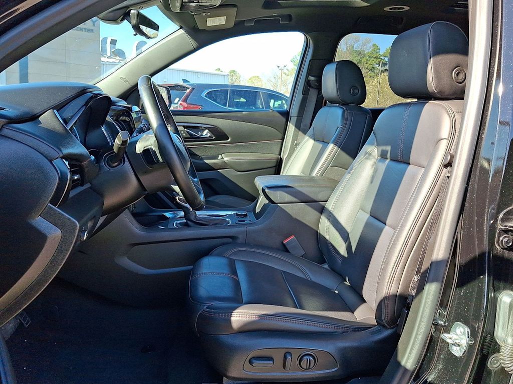 Thumbnail: 2023 Chevrolet Traverse - 9