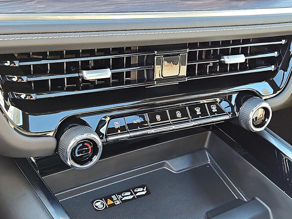 Thumbnail: 2026 Chevrolet Suburban - 15