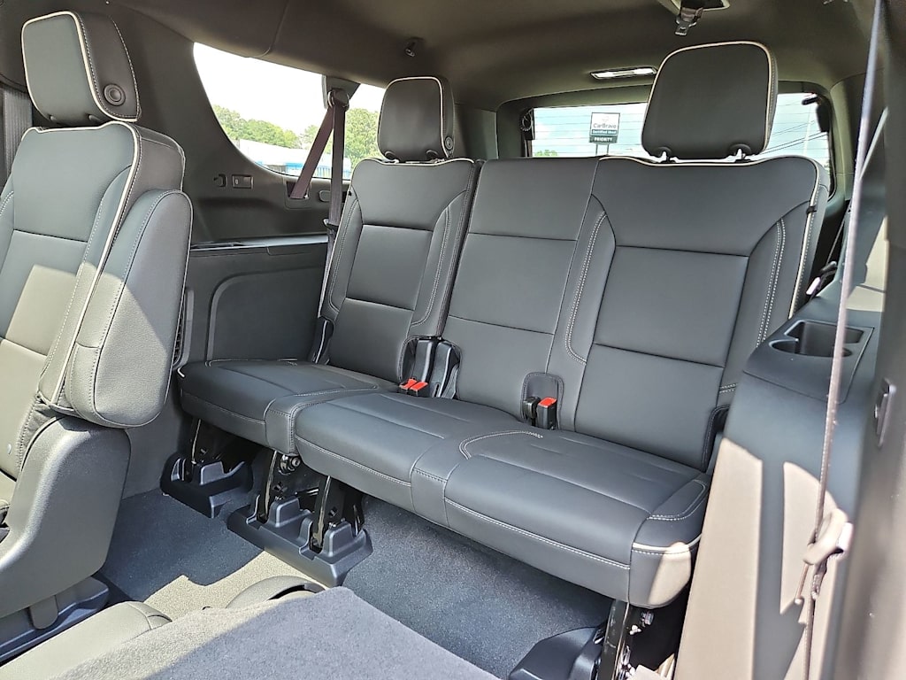 Thumbnail: 2026 Chevrolet Suburban - 16