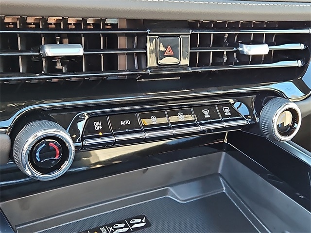 Thumbnail: 2026 Chevrolet Suburban - 19