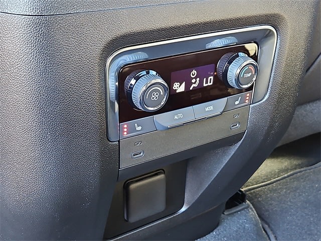 Thumbnail: 2026 Chevrolet Suburban - 24