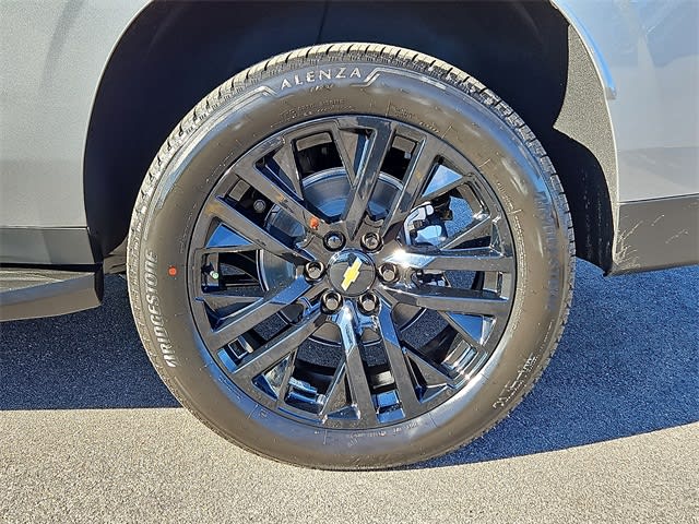 Thumbnail: 2026 Chevrolet Suburban - 7