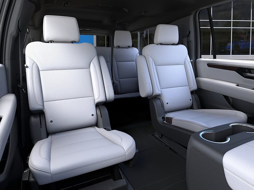 Thumbnail: 2026 Chevrolet Suburban - 8