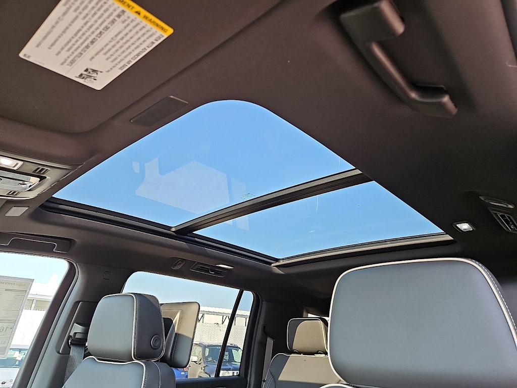 Thumbnail: 2026 Chevrolet Suburban - 17